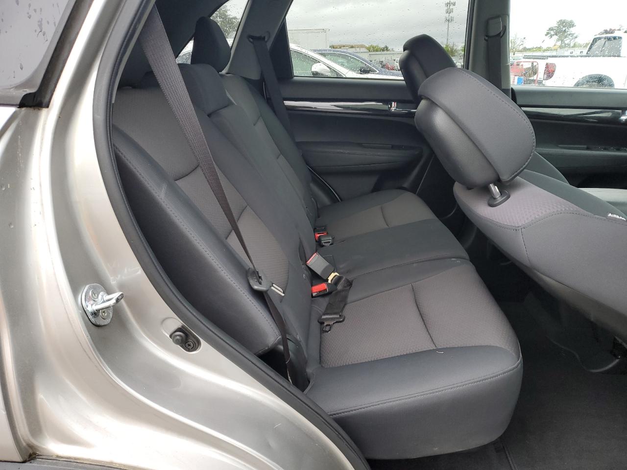 2013 Kia Sorento Lx vin: 5XYKT3A69DG385336