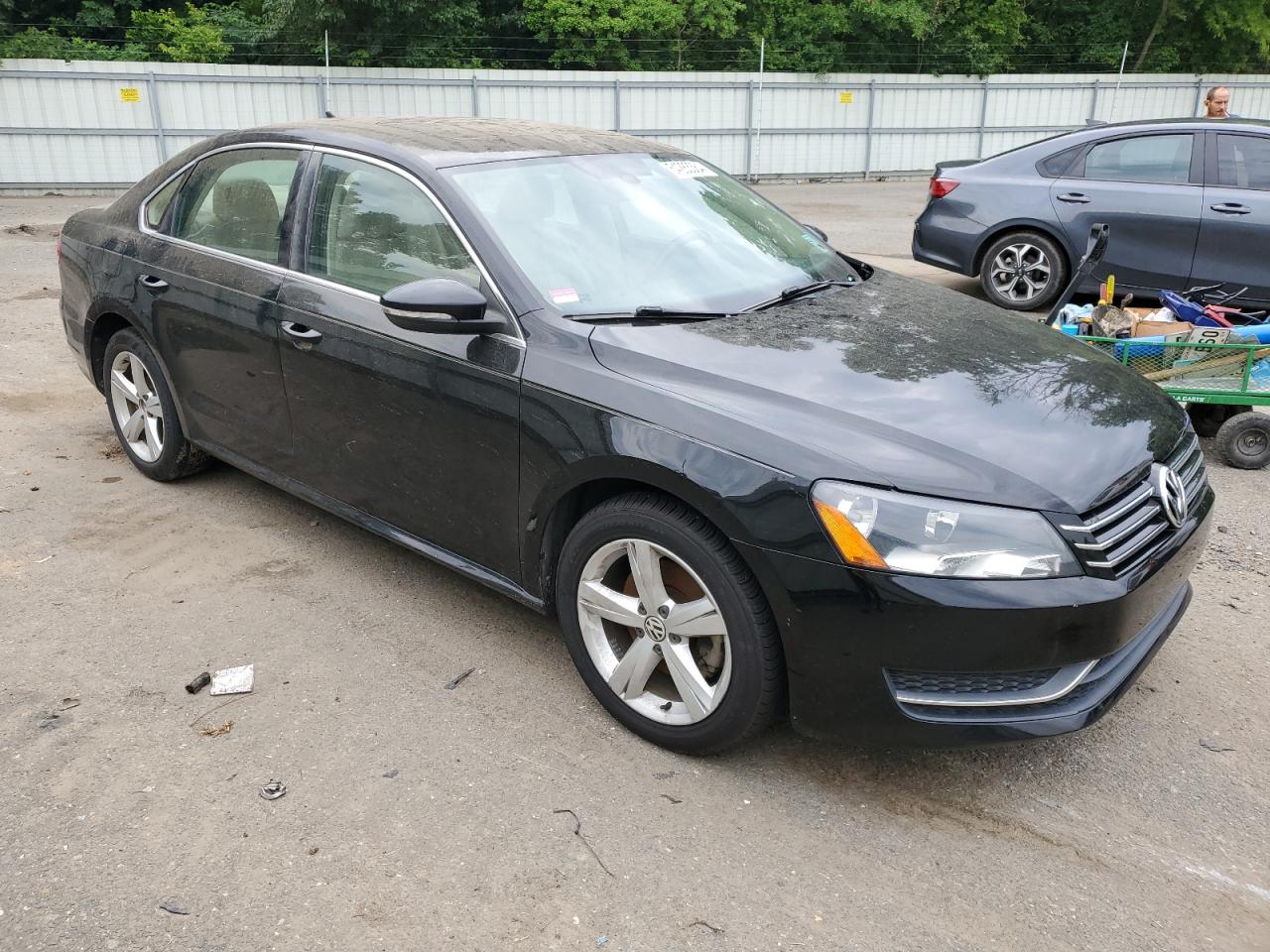 1VWBH7A37CC091111 2012 Volkswagen Passat Se