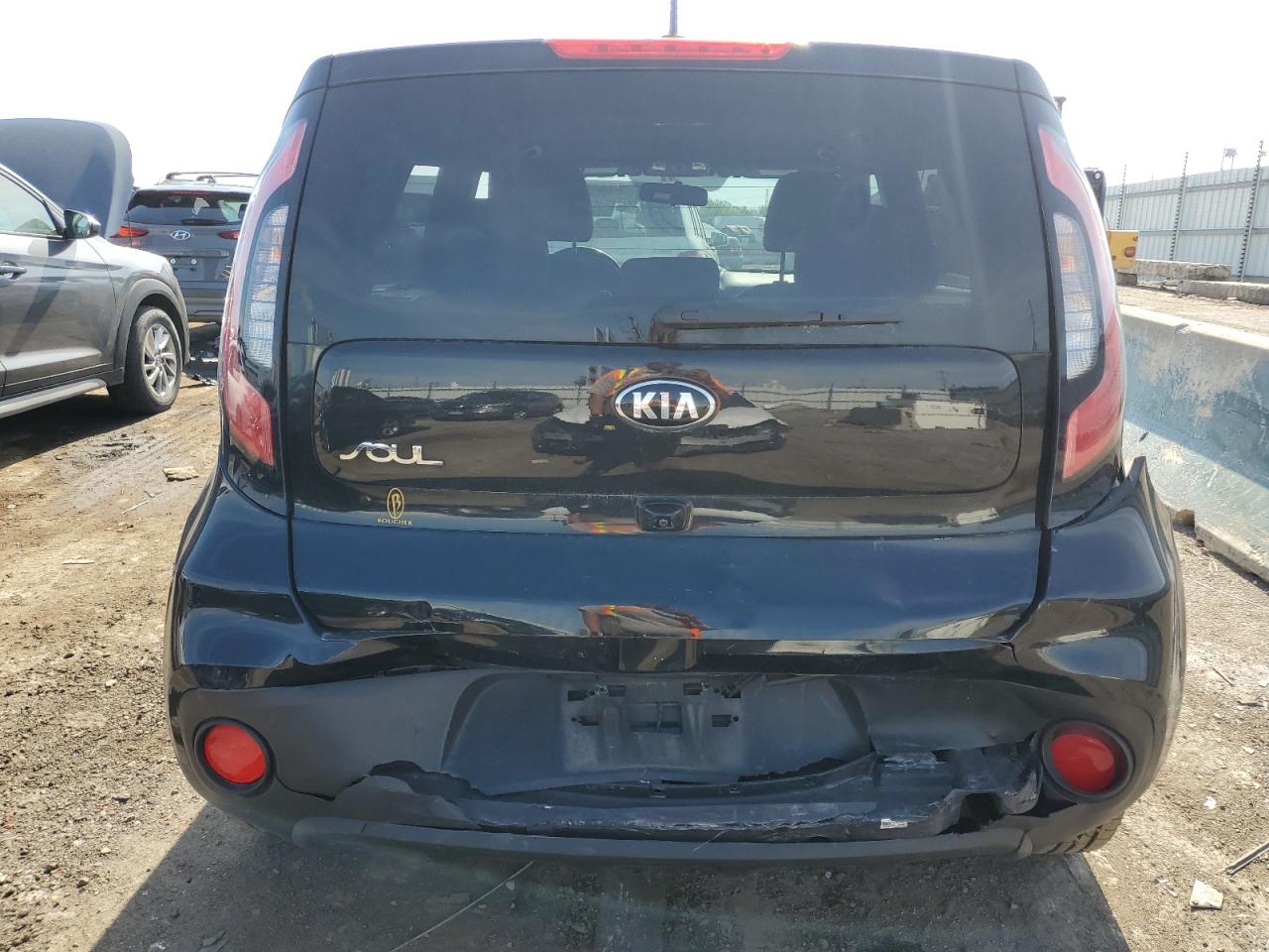 KNDJN2A2XH7489186 2017 Kia Soul