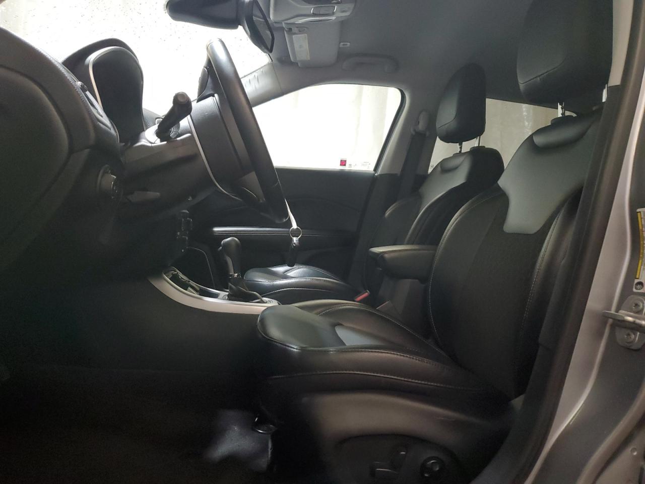 3C4NJDBB5JT332061 2018 Jeep Compass Latitude