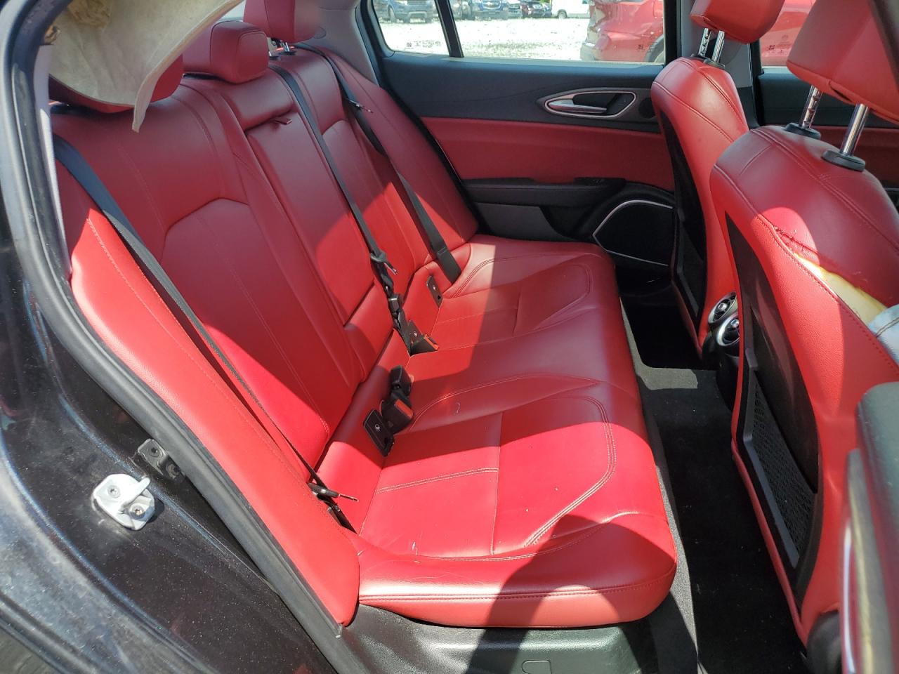 ZARFAEEN0H7551143 2017 Alfa Romeo Giulia Ti Q4