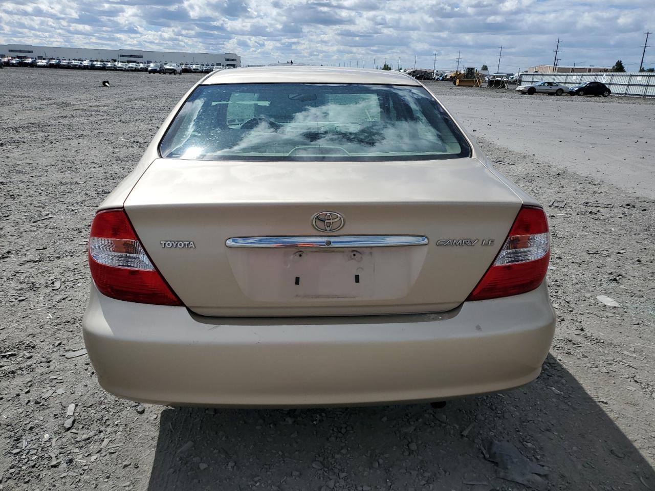 4T1BE32K52U053472 2002 Toyota Camry Le