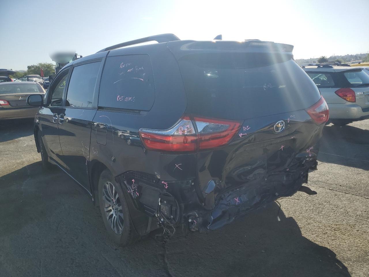 5TDYZ3DC6LS028630 2020 Toyota Sienna Xle