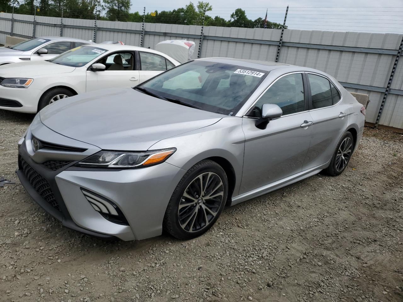 4T1B11HK2JU561338 2018 Toyota Camry L