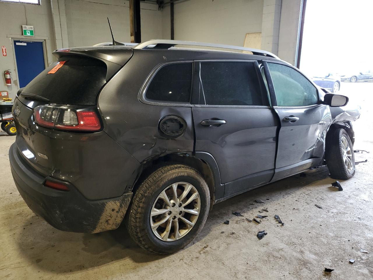 1C4PJMCX3KD167220 2019 Jeep Cherokee Latitude