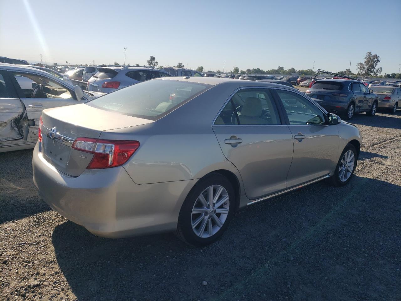 4T4BF1FK7ER379747 2014 Toyota Camry L