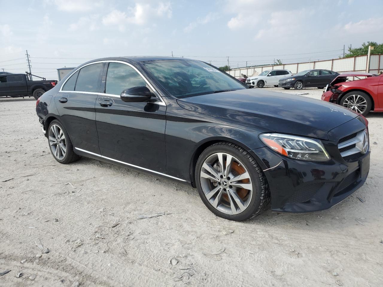 55SWF8DB0KU318805 2019 Mercedes-Benz C 300