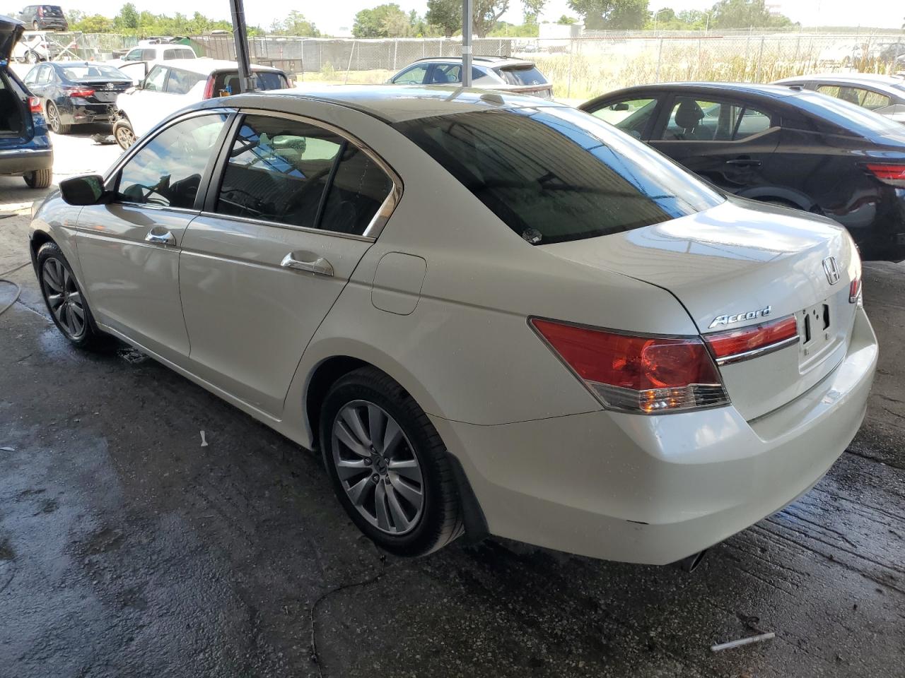 1HGCP3F81BA004807 2011 Honda Accord Exl