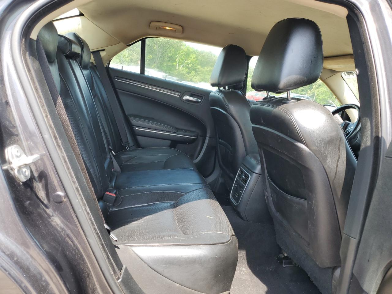 2C3CCAEG3KH698008 2019 Chrysler 300 Limited