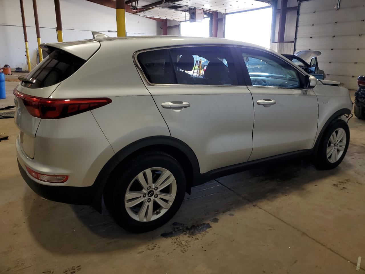 KNDPMCAC1J7382237 2018 Kia Sportage Lx