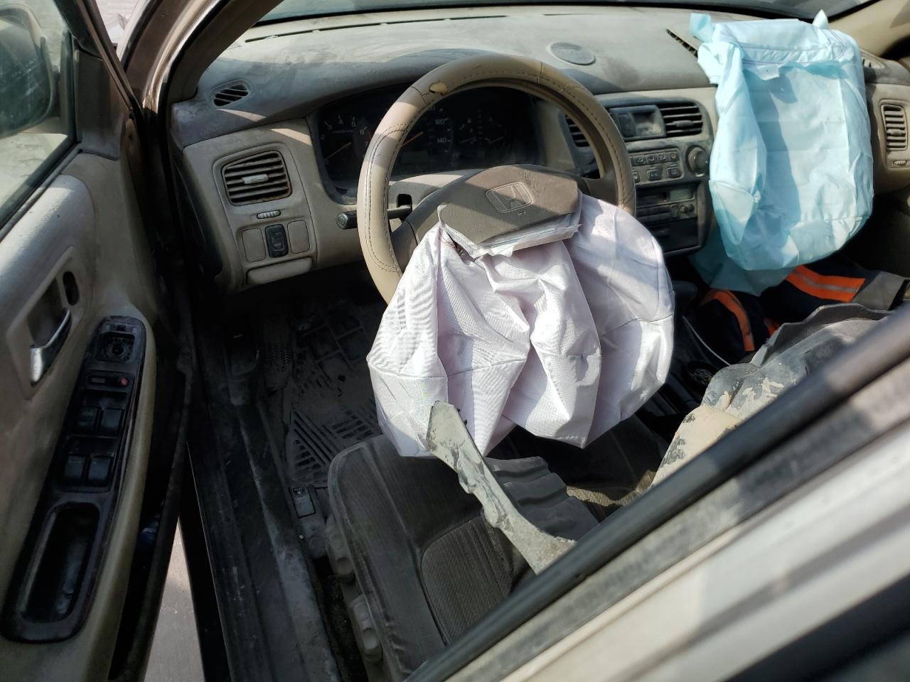 1HGCG5672YA064168 2000 Honda Accord Se