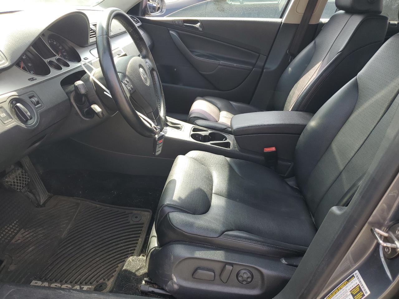 WVWAK73CX8E230334 2008 Volkswagen Passat Komfort