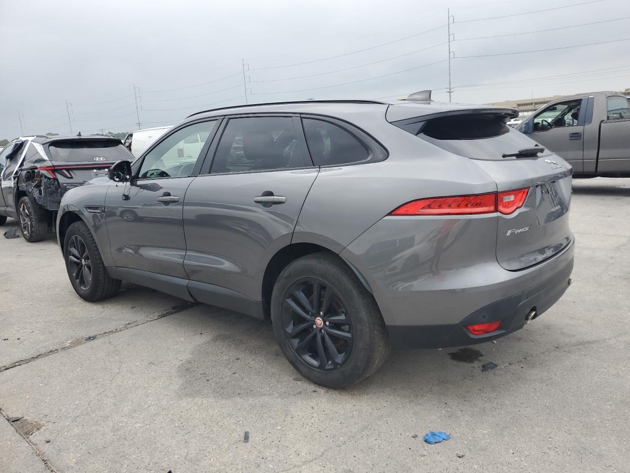 SADCJ2FX9JA281712 2018 Jaguar F-Pace Premium