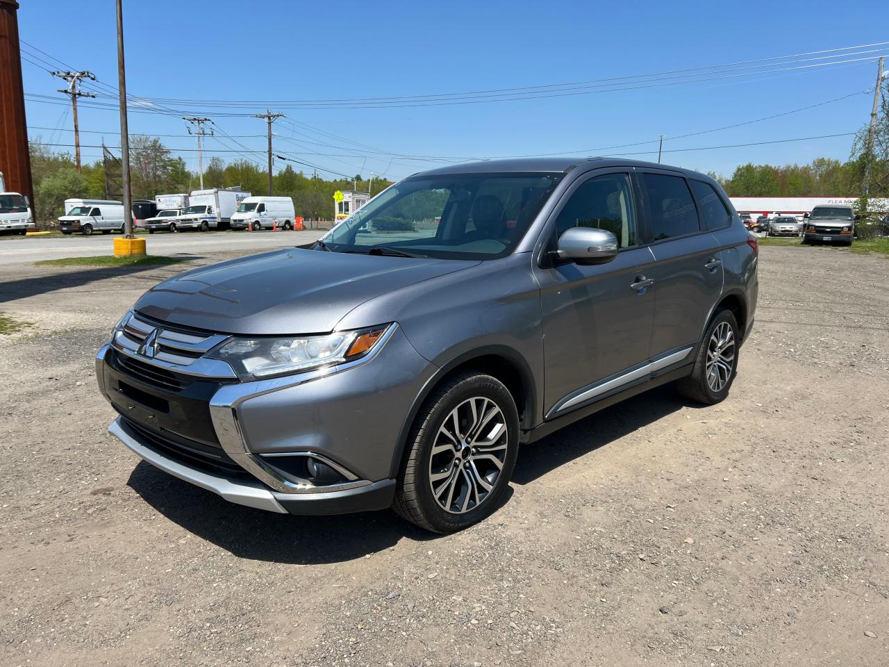 JA4AZ3A39JJ003375 2018 Mitsubishi Outlander Se