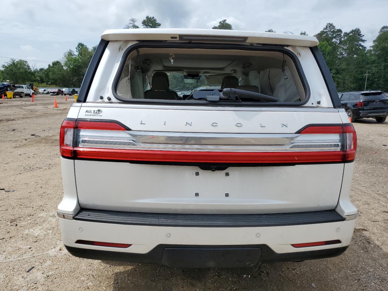 5LMJJ2LT9KEL17101 2019 Lincoln Navigator Reserve