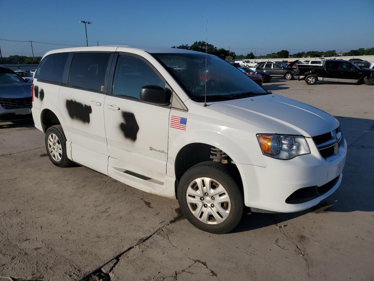 2C7WDGBG2JR209879 2018 Dodge Grand Caravan Se