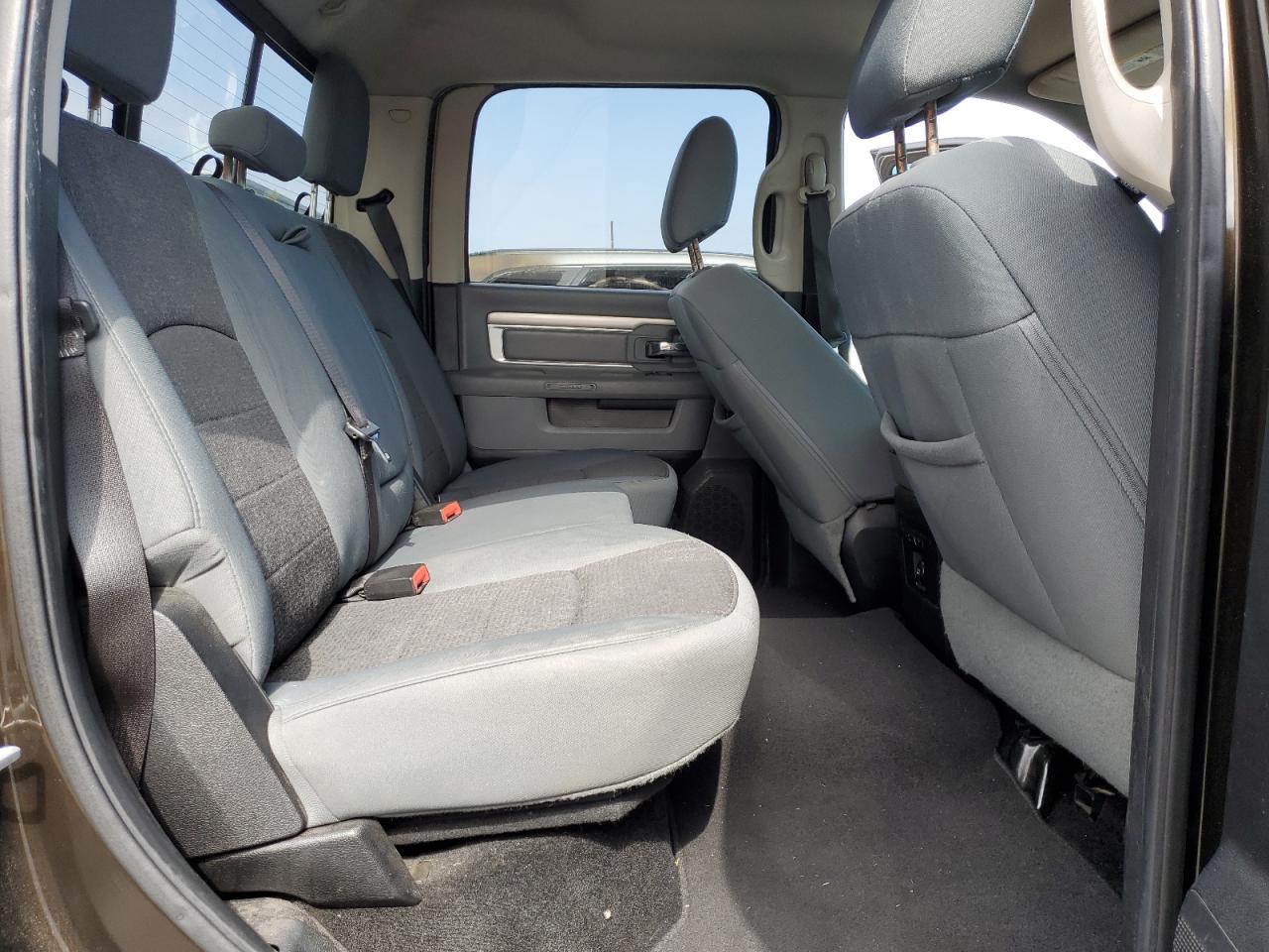 1C6RR6LG5ES203252 2014 Ram 1500 Slt