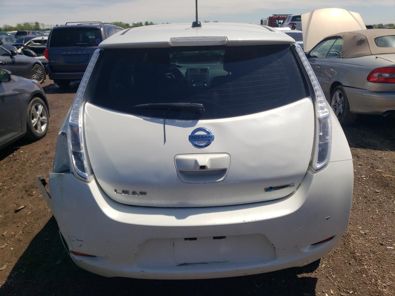 1N4AZ0CP3FC333745 2015 Nissan Leaf S