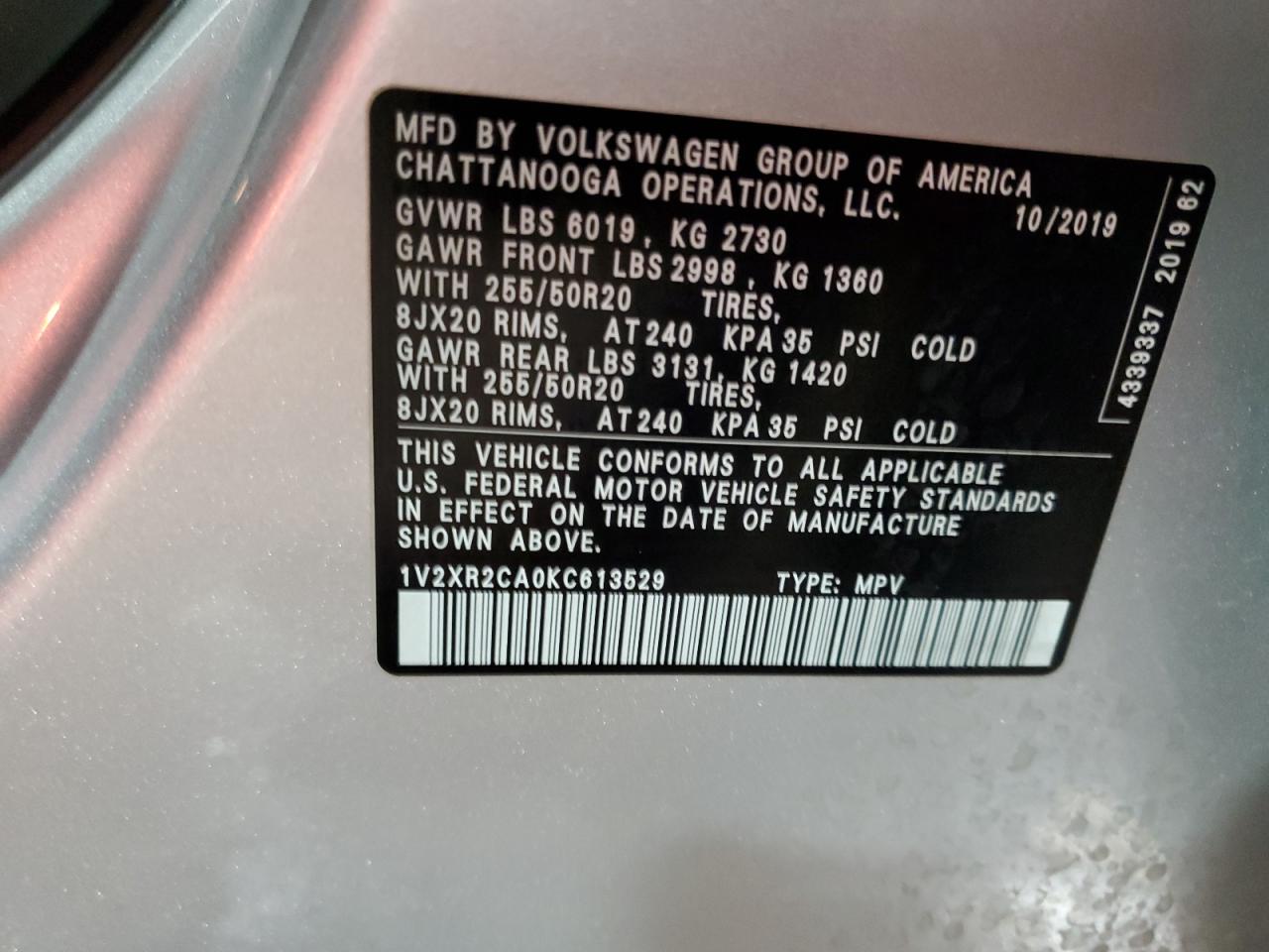 1V2XR2CA0KC613529 2019 Volkswagen Atlas Se