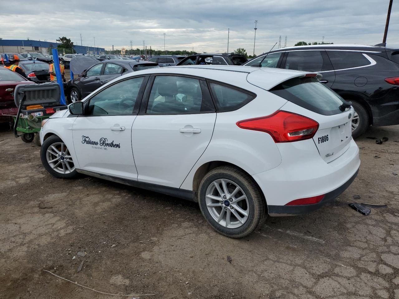 1FADP3K29JL301045 2018 Ford Focus Se