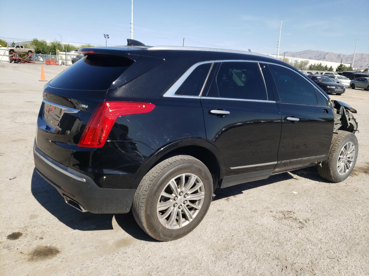 1GYKNDRS3HZ125484 2017 Cadillac Xt5 Luxury