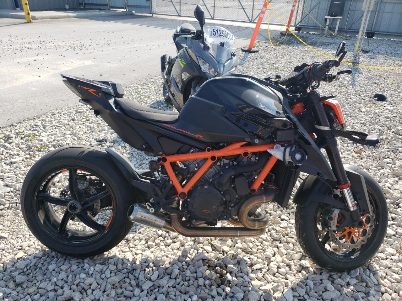 VBKV3940XLM925747 2020 Ktm 1290 Super Duke R