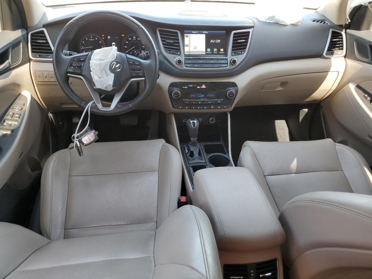 KM8J3CA23JU827865 2018 Hyundai Tucson Value