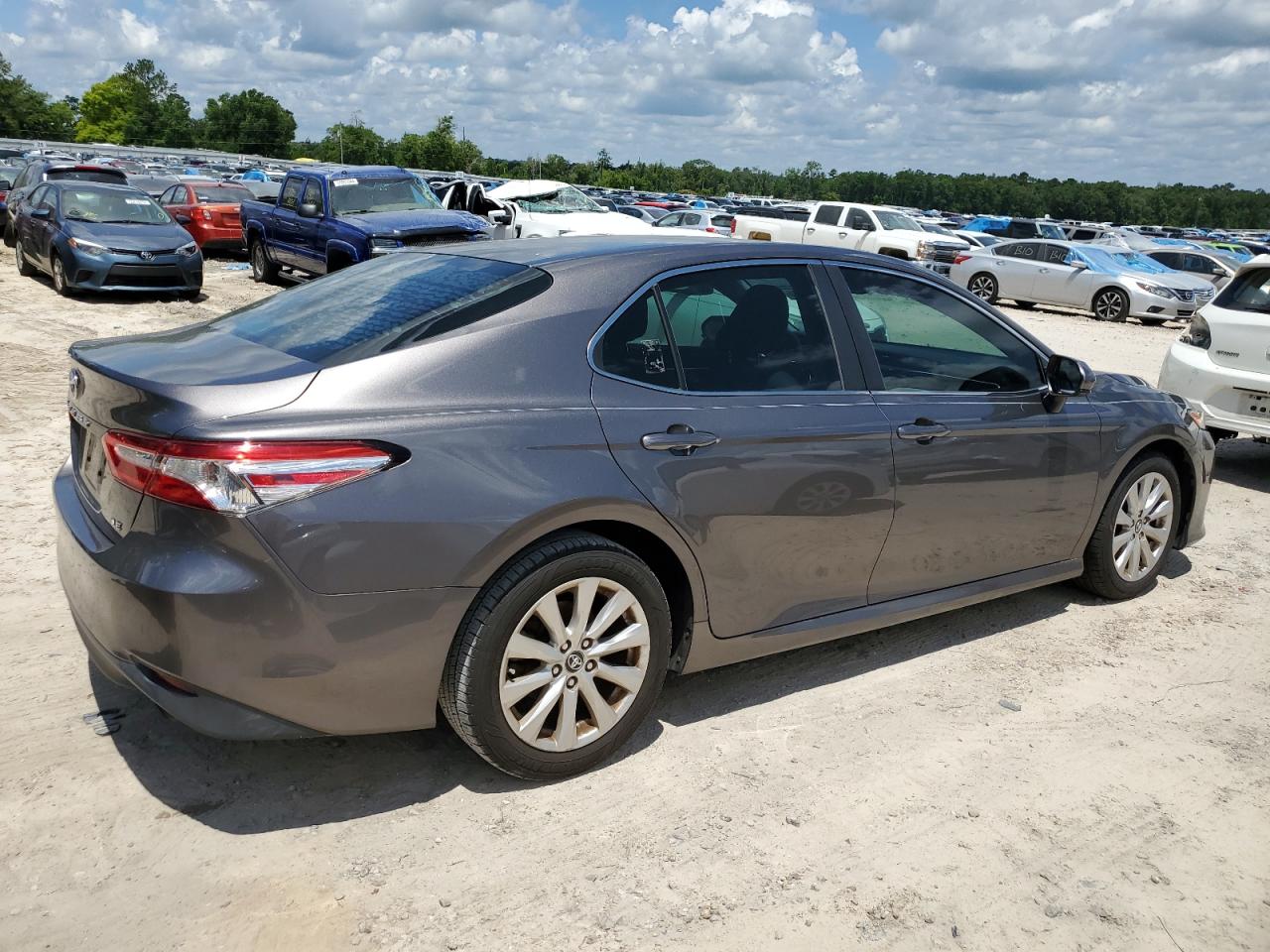 2018 Toyota Camry L vin: 4T1B11HK8JU546164