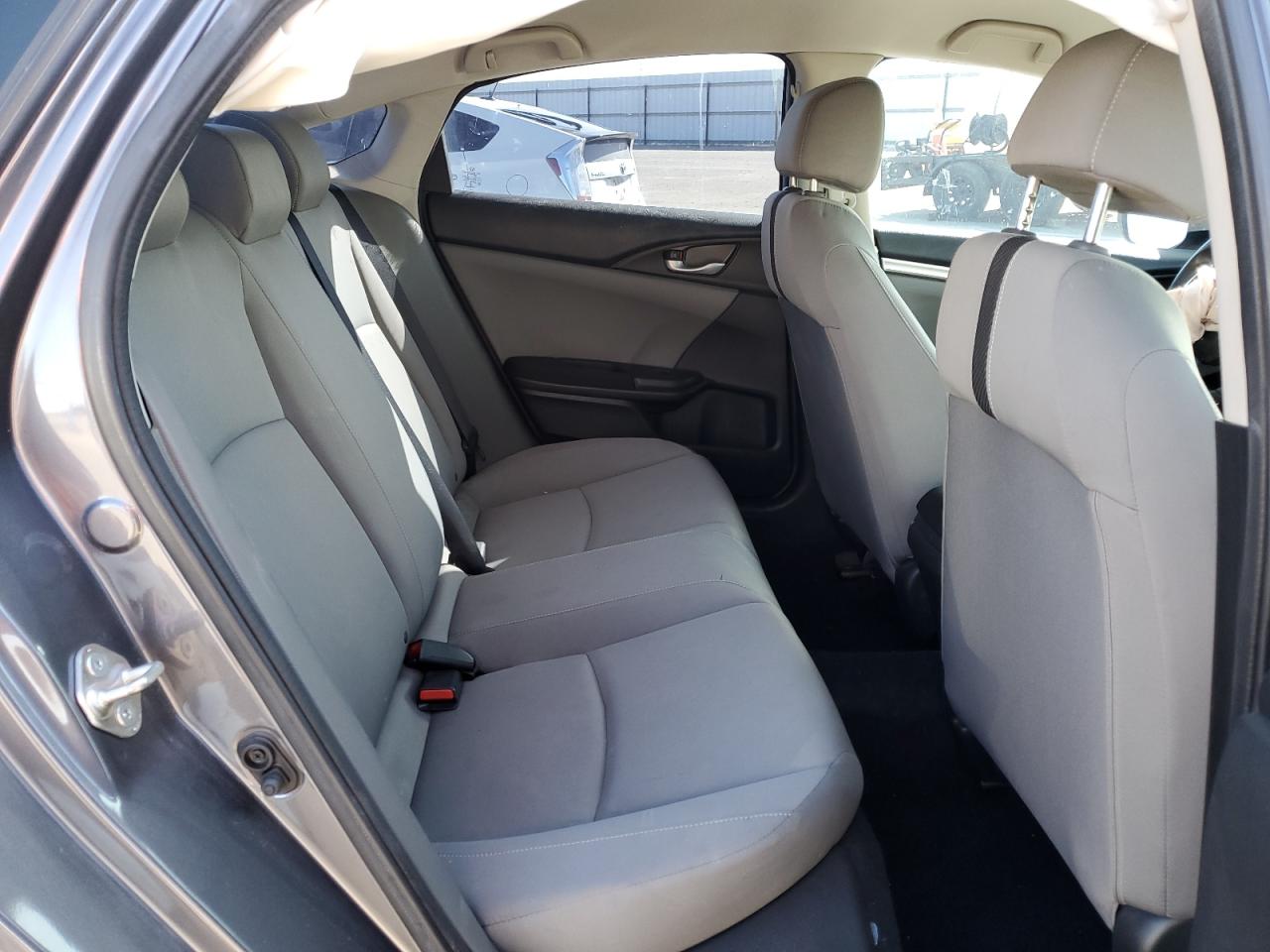 2HGFC2F51JH520545 2018 Honda Civic Lx