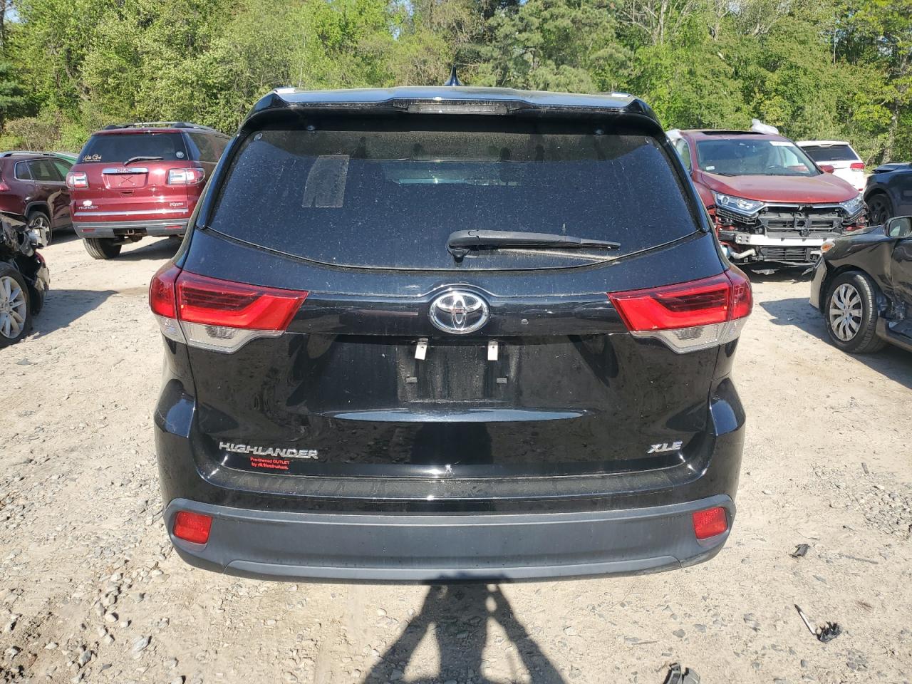 5TDKZRFH7KS348944 2019 Toyota Highlander Se