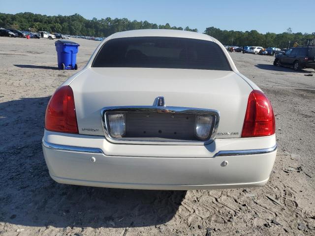 2005 Lincoln Town Car Signature Limited VIN: 1LNHM82W45Y637453 Lot: 56513754