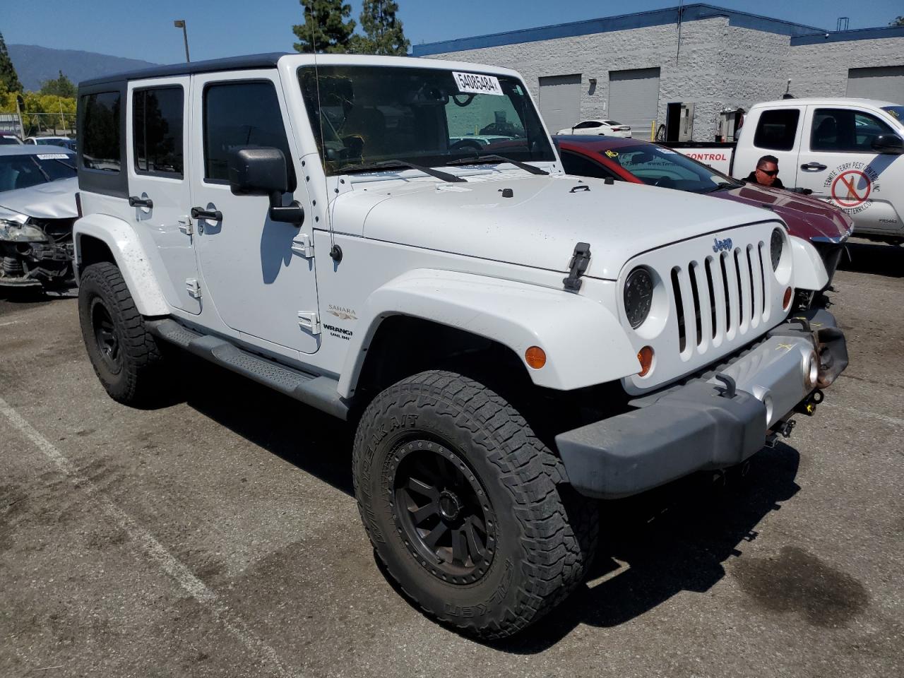 1C4BJWEG6DL657887 2013 Jeep Wrangler Unlimited Sahara