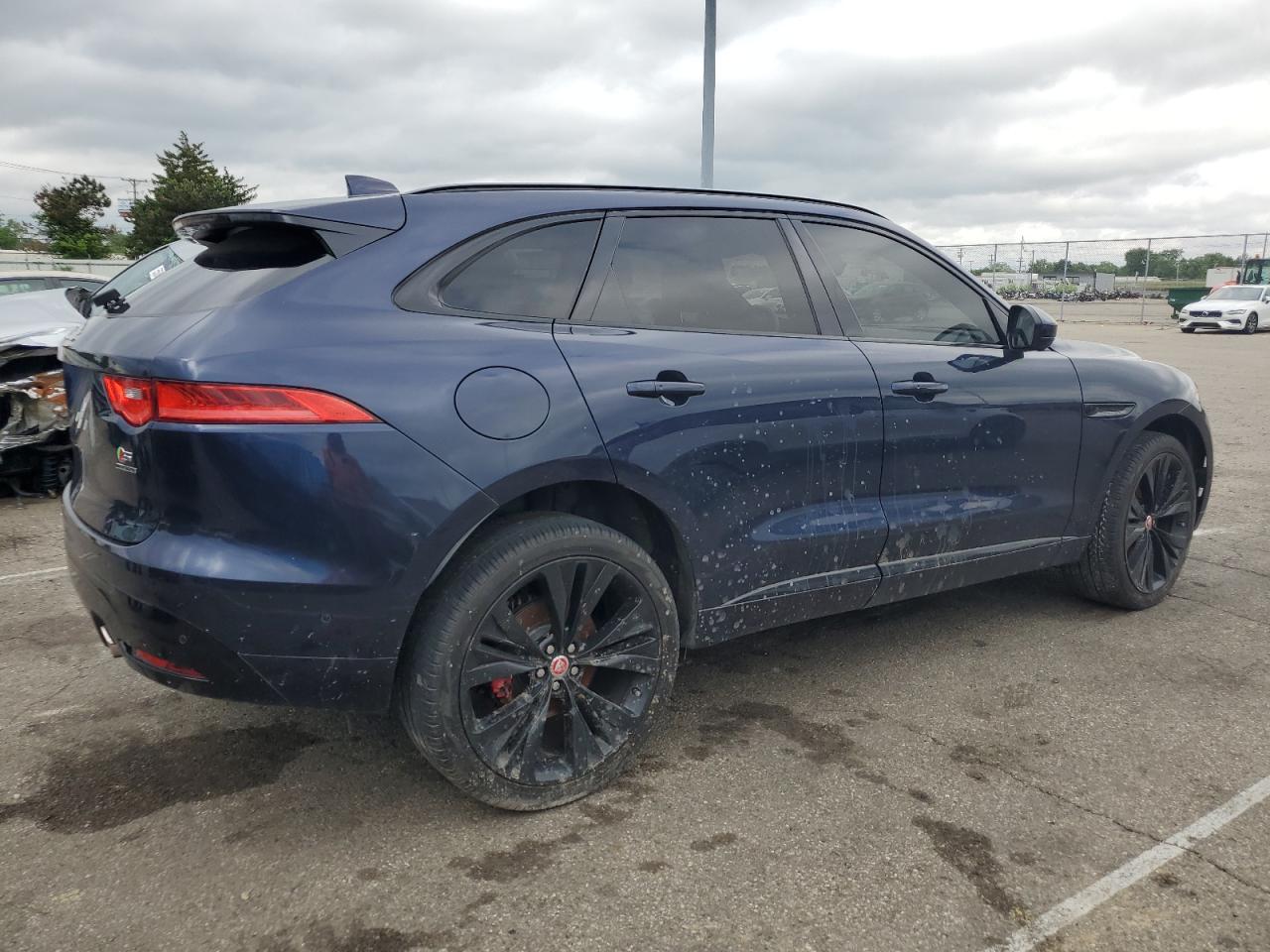 SADCM2BV2HA490277 2017 Jaguar F-Pace S