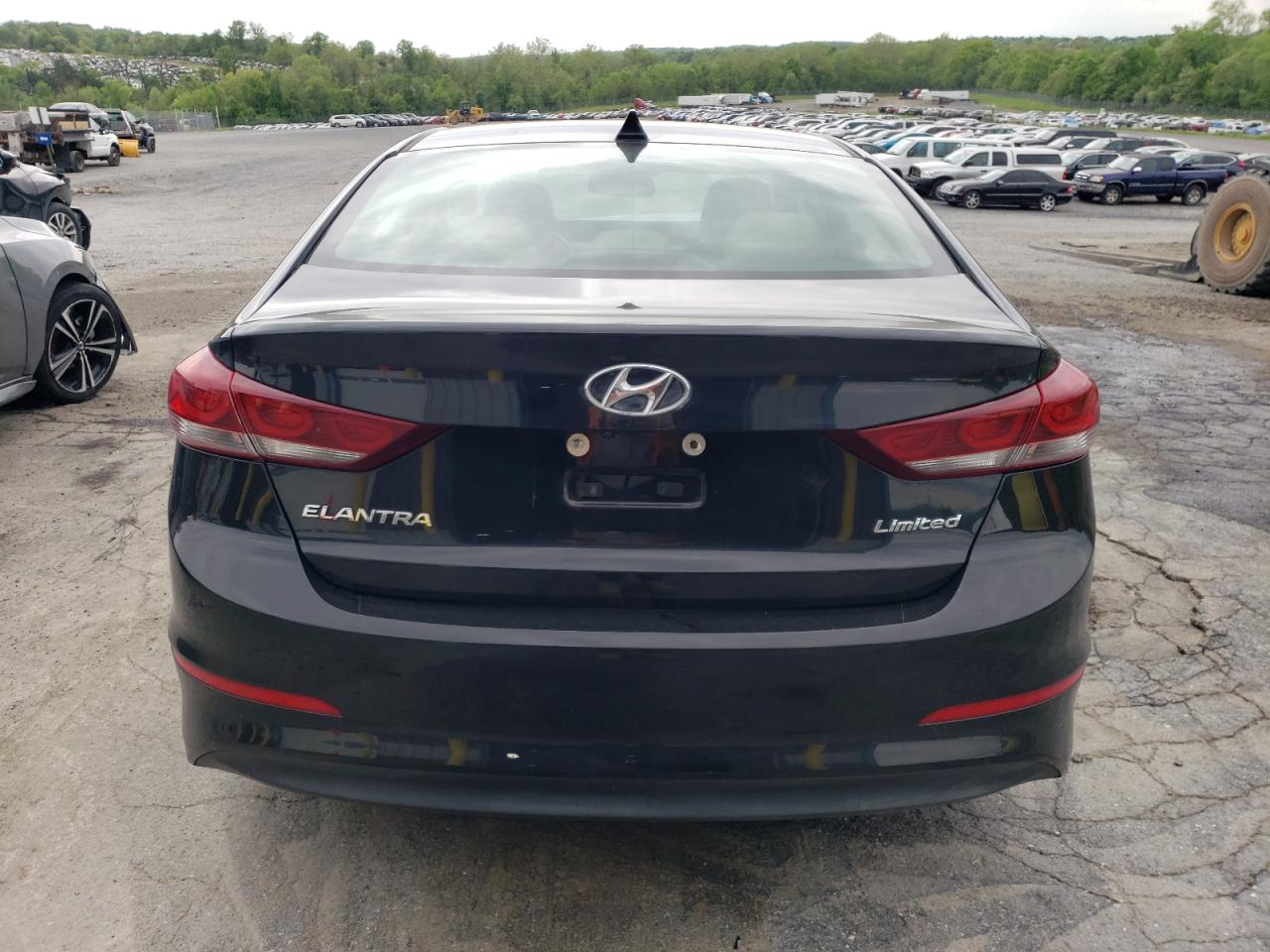 5NPD84LF2HH015227 2017 Hyundai Elantra Se