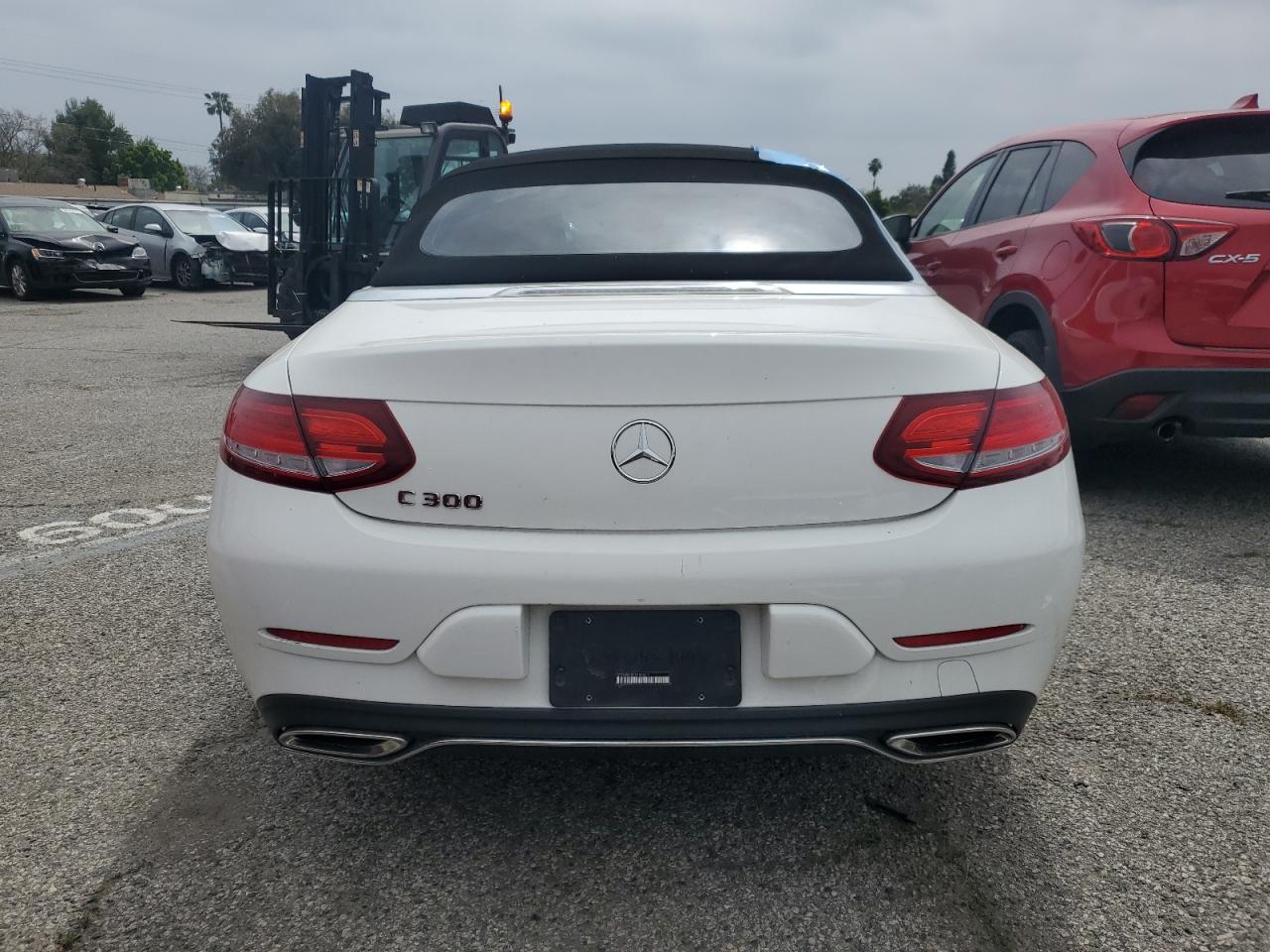 WDDWK4JB3JF606411 2018 Mercedes-Benz C 300