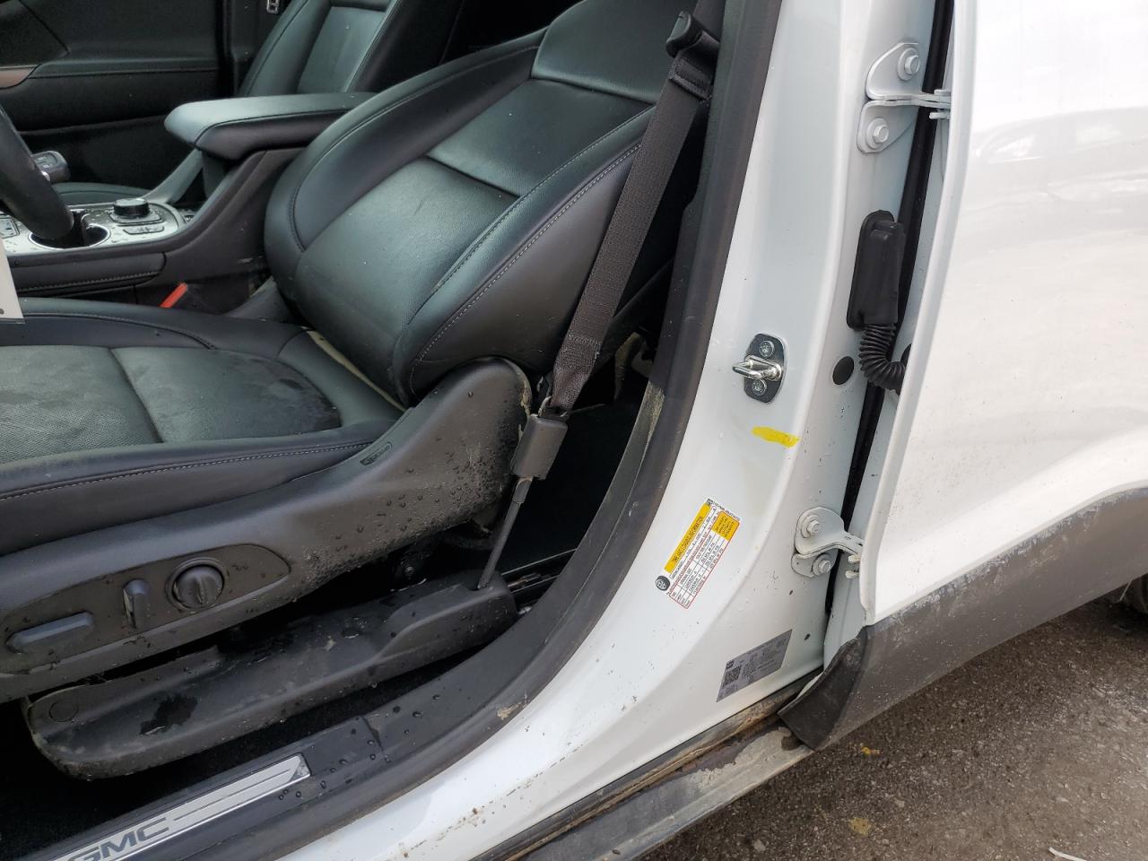 1GKKNML48NZ158738 2022 GMC Acadia Slt