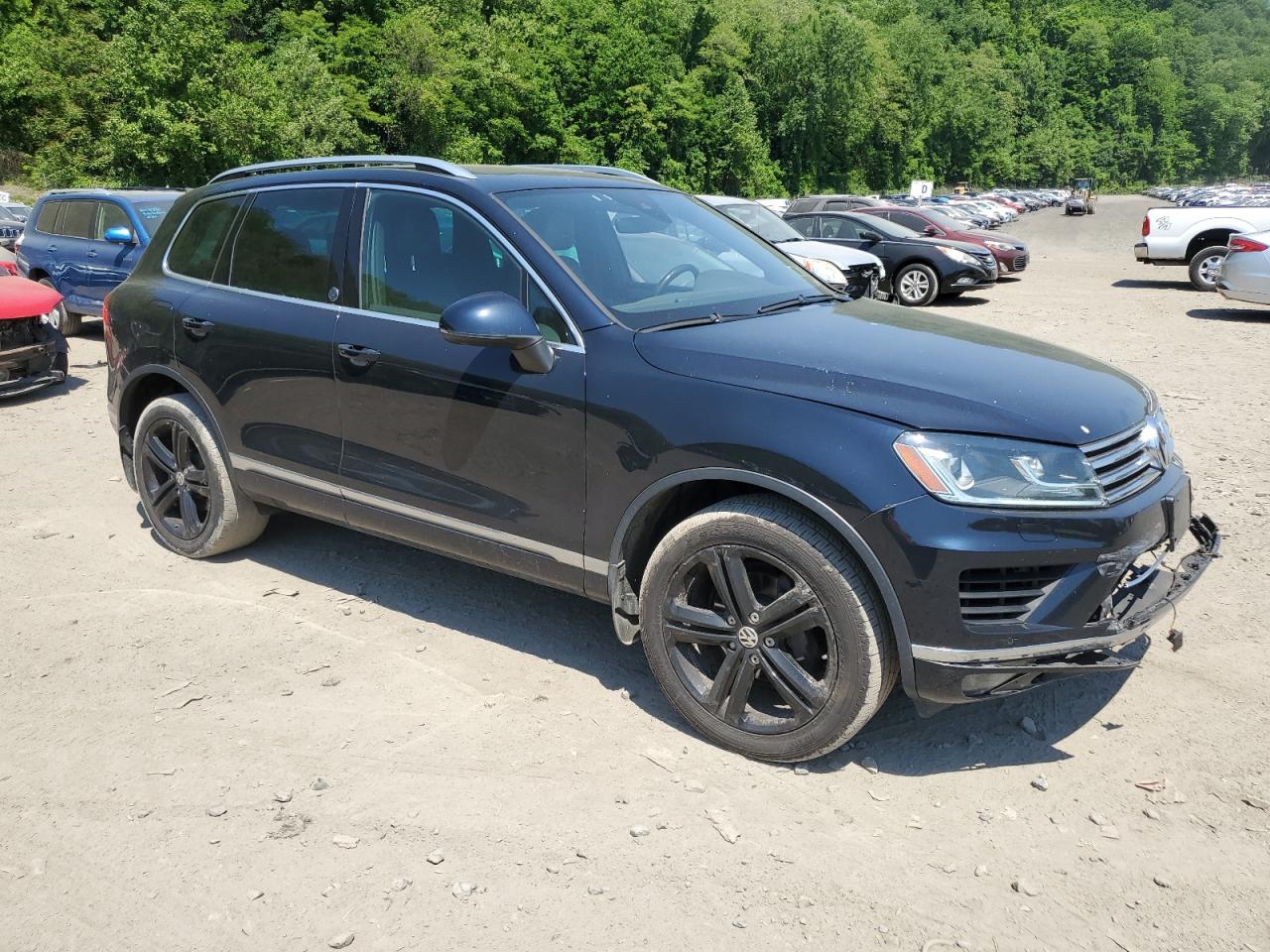 WVGRF7BP3HD005511 2017 Volkswagen Touareg Wolfsburg