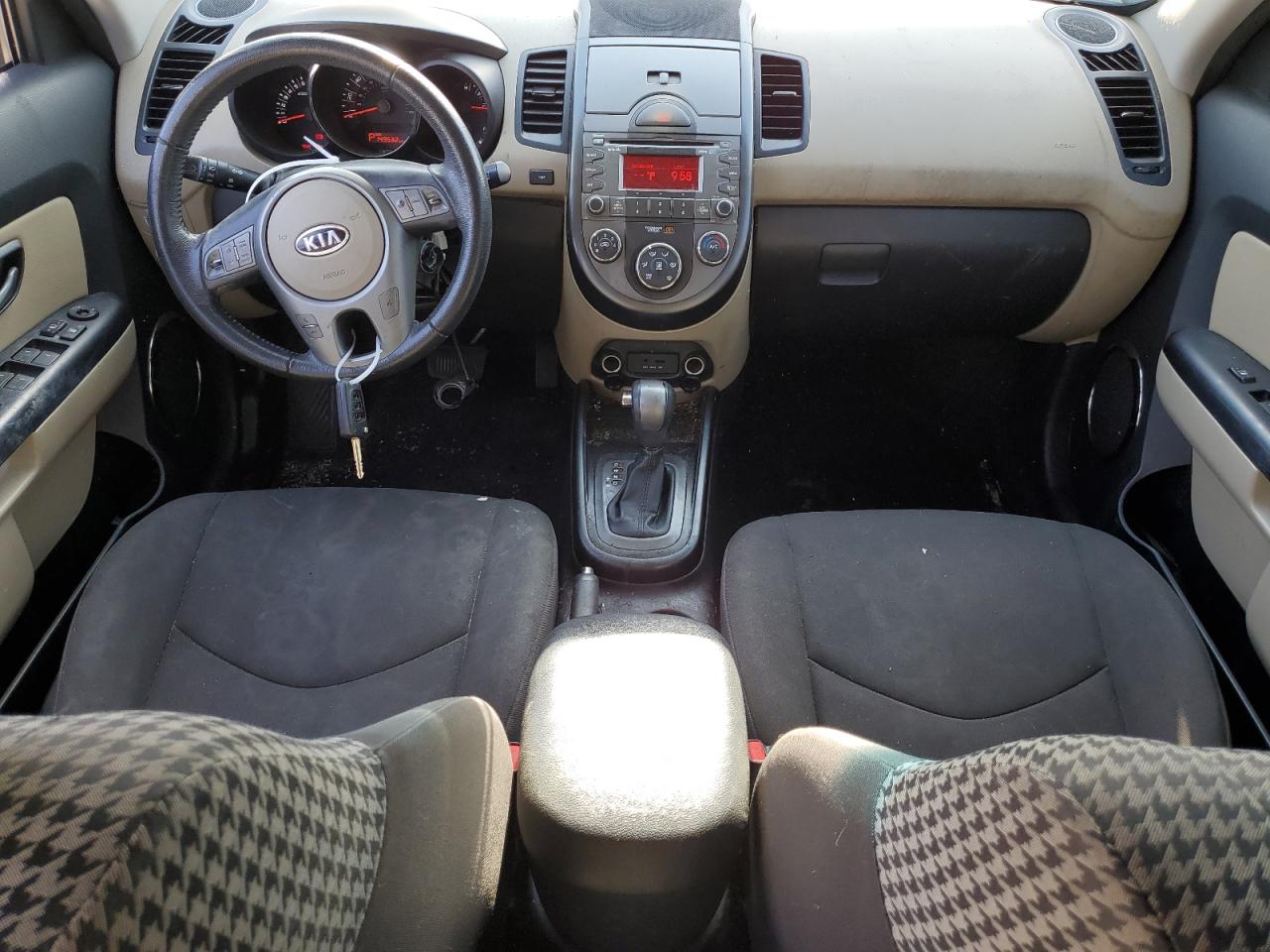 KNDJT2A2XB7327460 2011 Kia Soul +