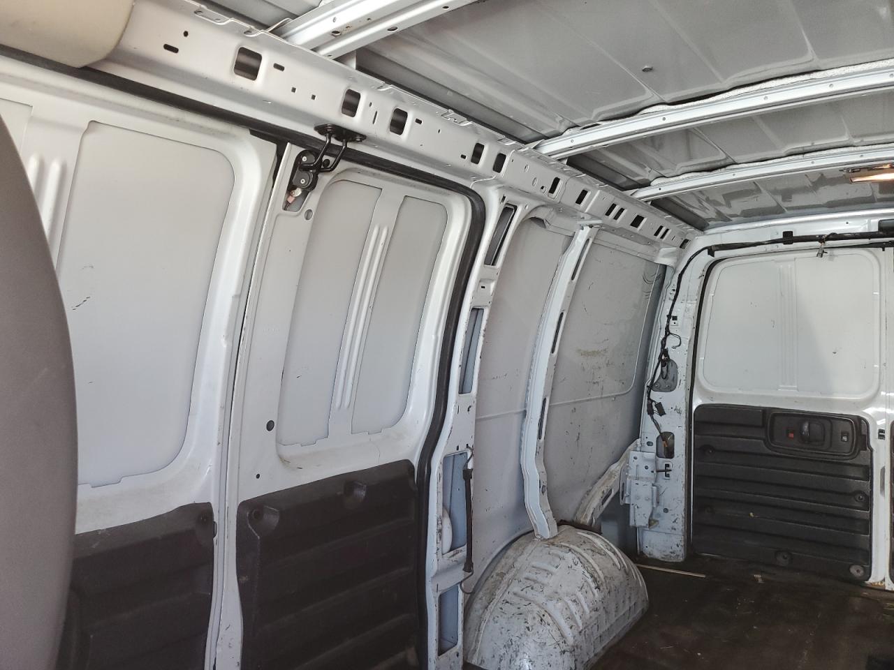 1GCZGFBG4A1138118 2010 Chevrolet Express G2500