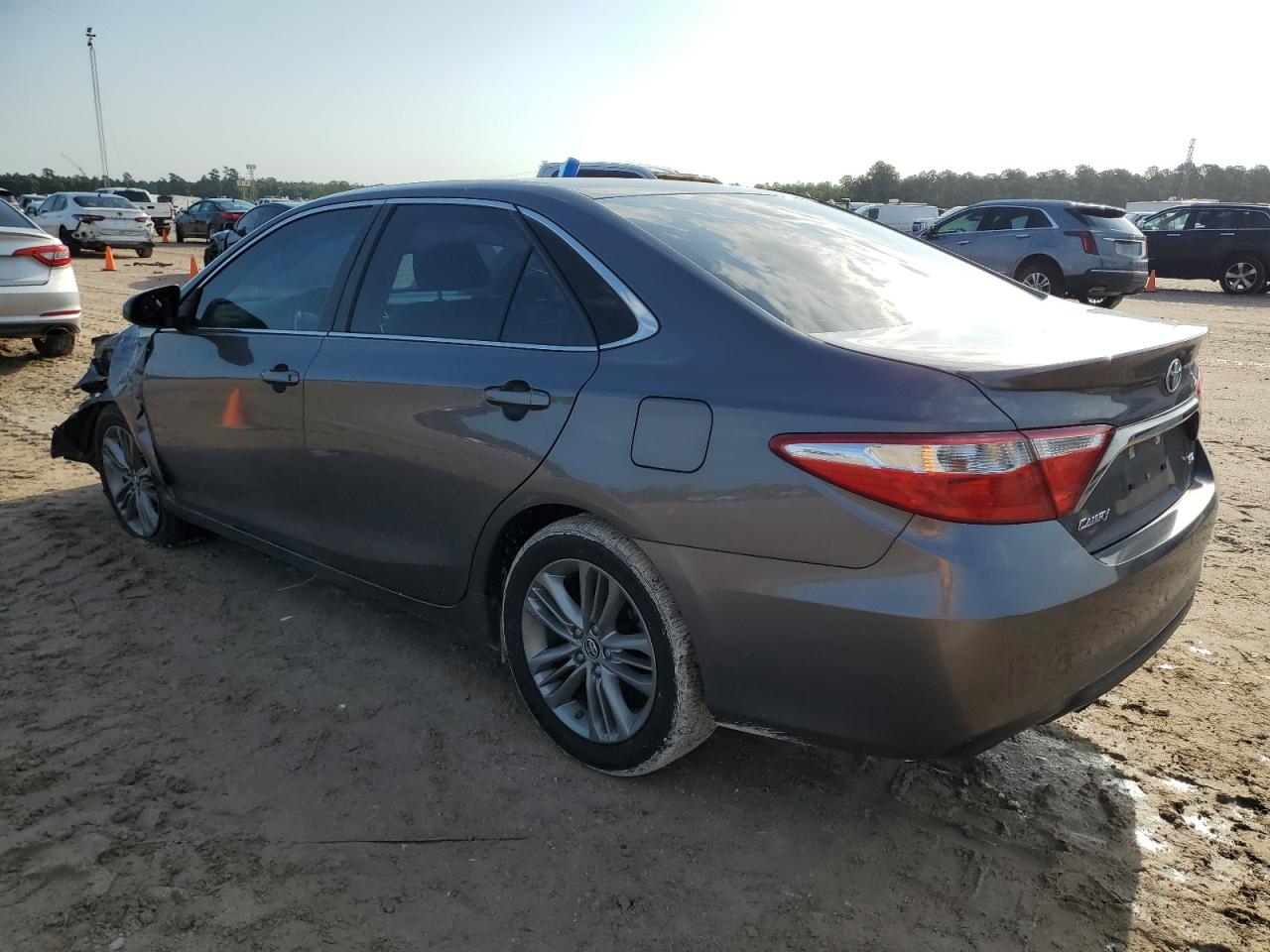 4T1BF1FK1GU117820 2016 Toyota Camry Le