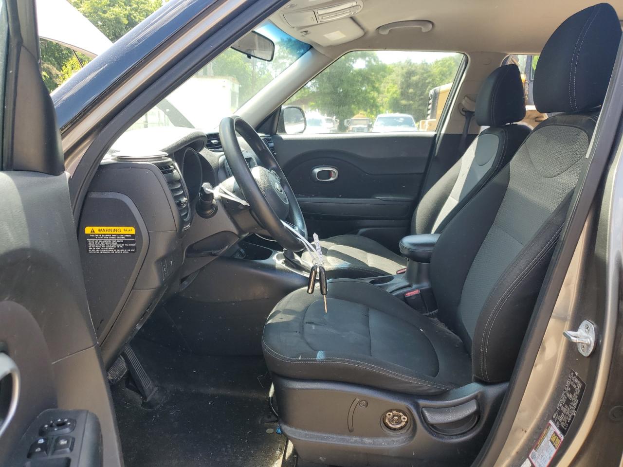 KNDJP3A56J7508218 2018 Kia Soul +