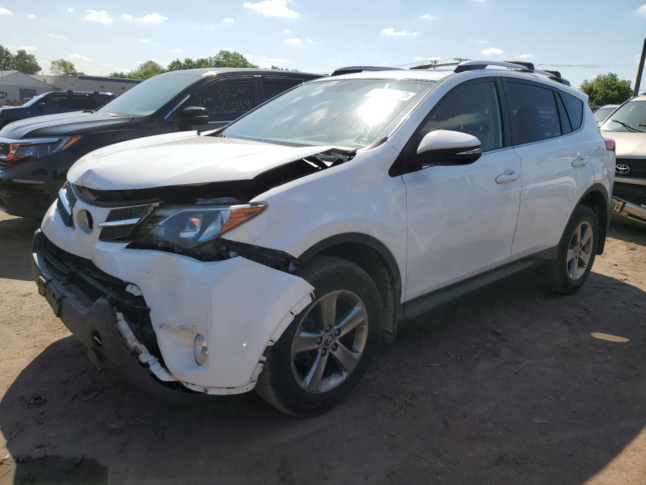 JTMRFREV7FD105148 2015 Toyota Rav4 Xle