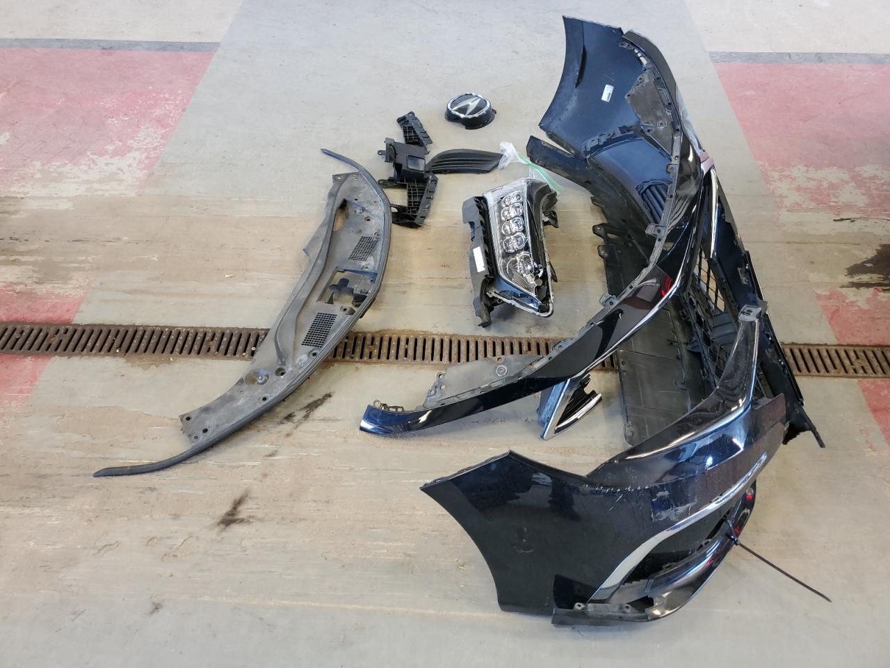 JH4KC1F55JC000406 2018 Acura Rlx Tech