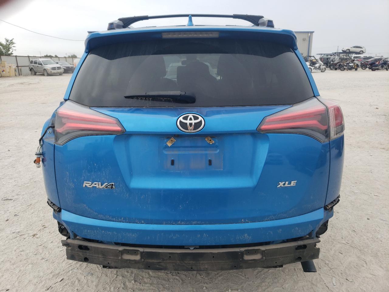 JTMWFREVXHJ709073 2017 Toyota Rav4 Xle