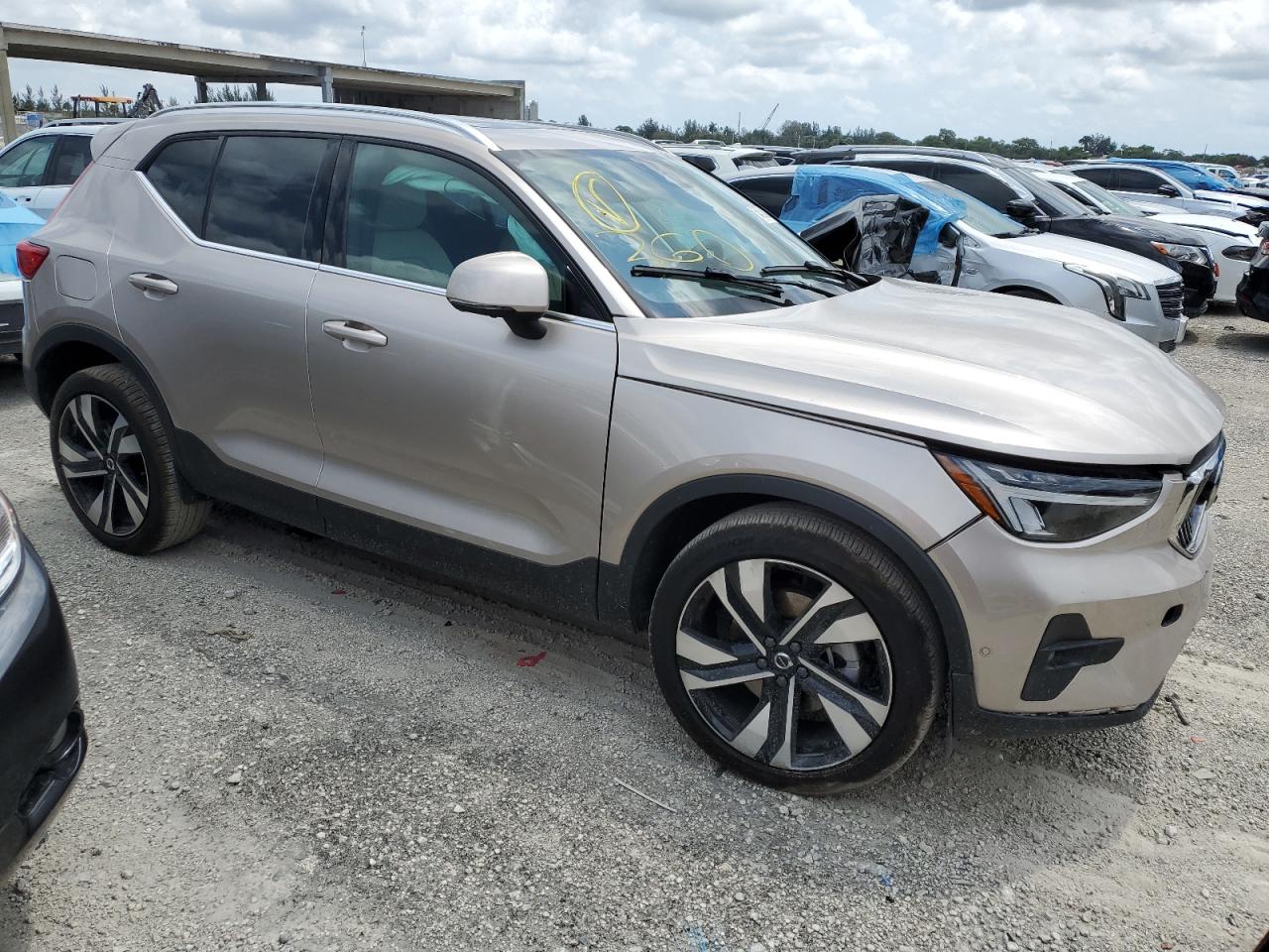 YV4L12UEXR2203293 2024 Volvo Xc40 Plus