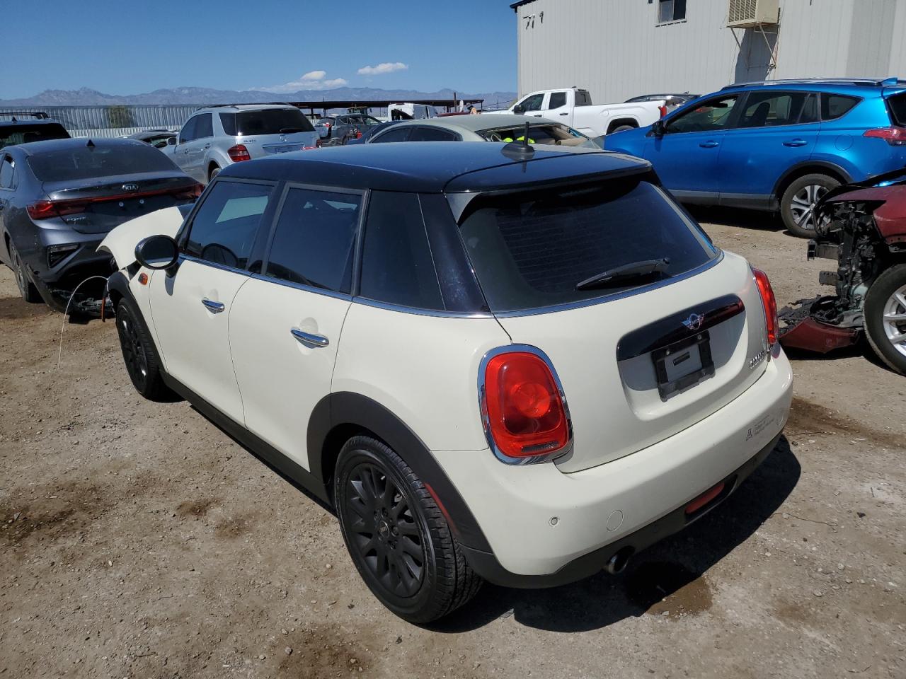 WMWXU1C3XH2F77696 2017 Mini Cooper