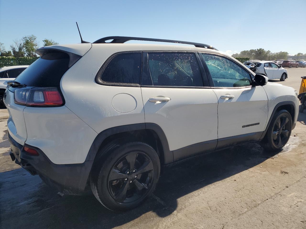 1C4PJLLX8KD302718 2019 Jeep Cherokee Latitude Plus