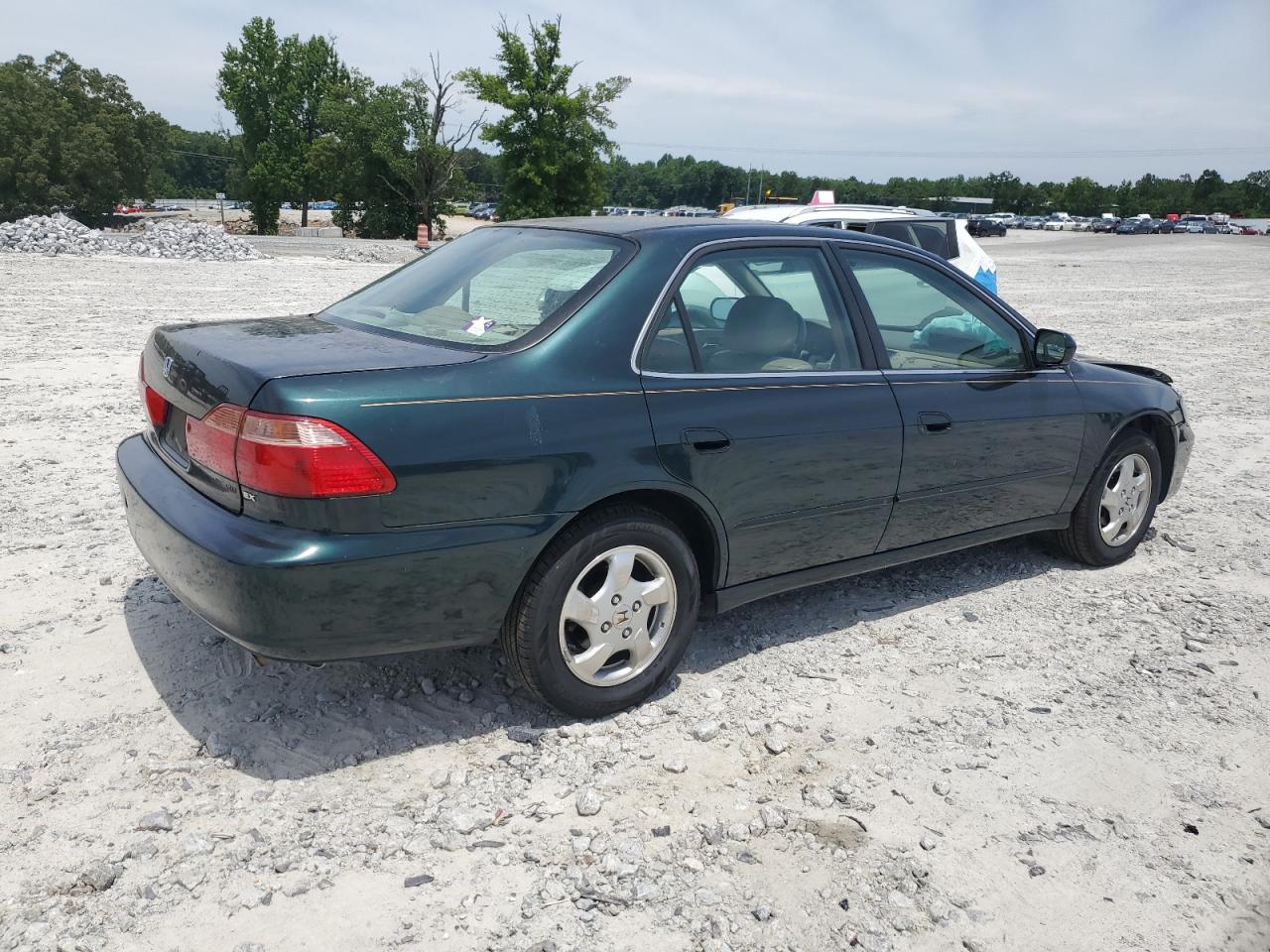 1HGCG5660YA051913 2000 Honda Accord Ex