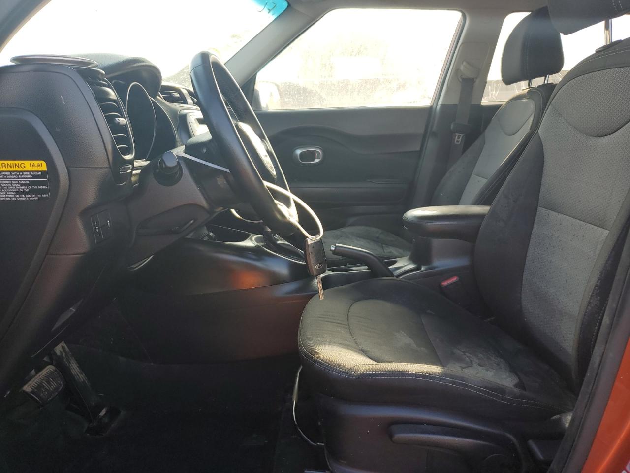 KNDJP3A54J7586979 2018 Kia Soul +