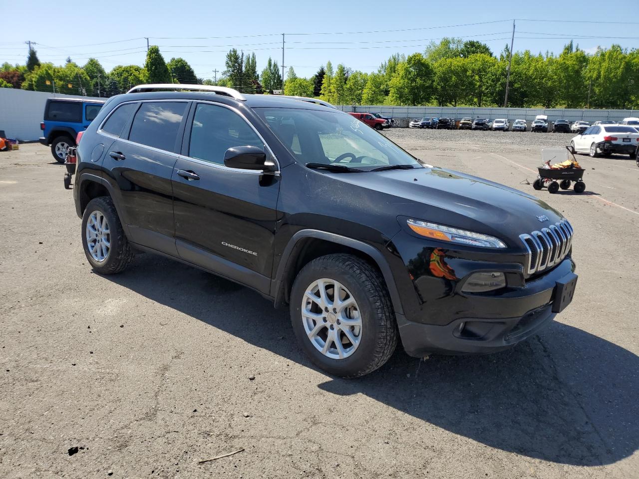 2017 Jeep Cherokee Latitude vin: 1C4PJMCS5HW561058